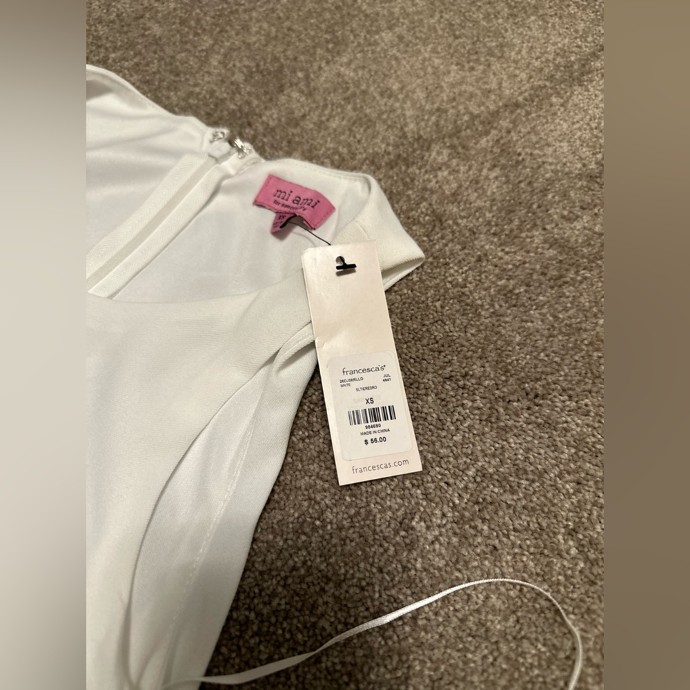 NWT Francesca’s Whitw Ruffle Romper - Picture 6 of 7